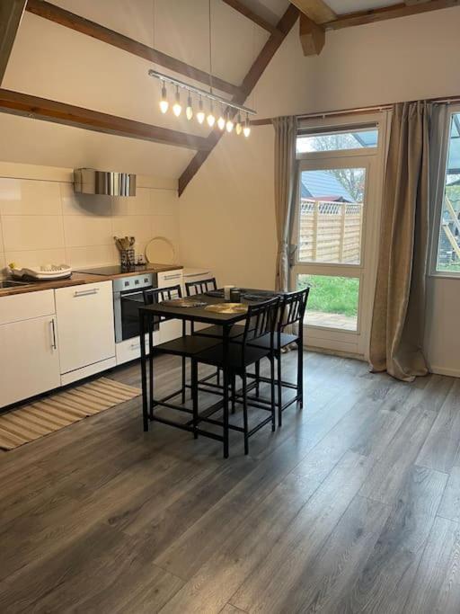 Leuke Bungalow In Noord-Holland Opmeer Экстерьер фото